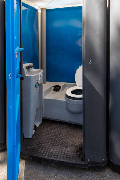 Best Porta potty rental near me  in Perris, CA